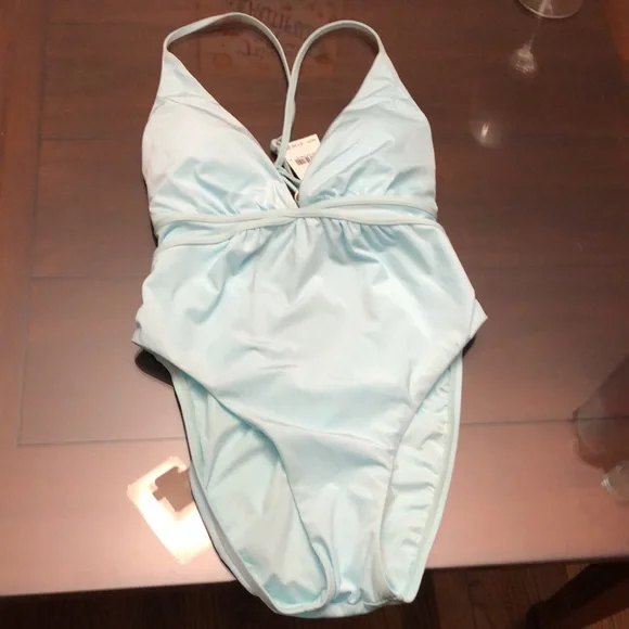 Gorgeous BCBG bathing suit - Picture 5 of 7